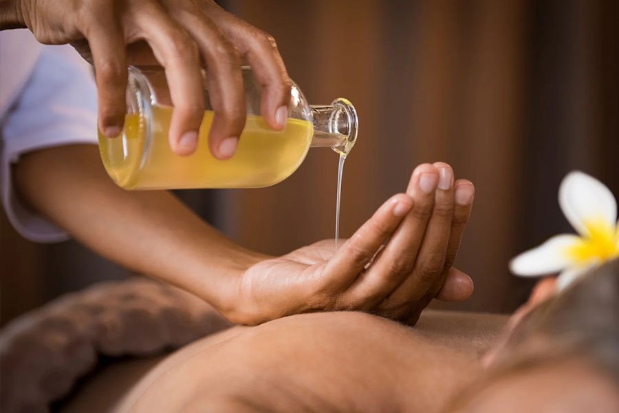 Cách pha chế dầu massage đơn giản hiệu quả